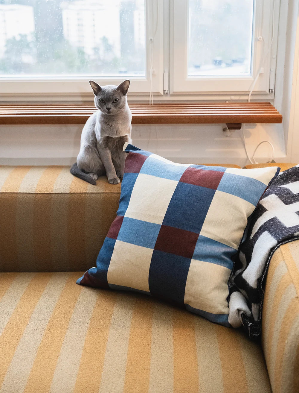 FELLOW CUSHION COVER, PLUM 48X48