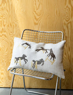 JUMPING HORSE BRODERAT KUDDFODRAL